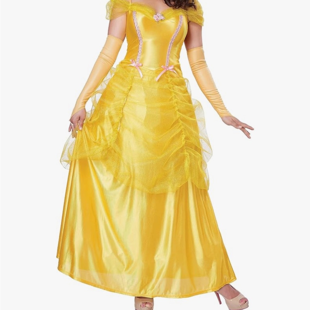 Yellow Theater Princess Costume with Off-Shoulder Design